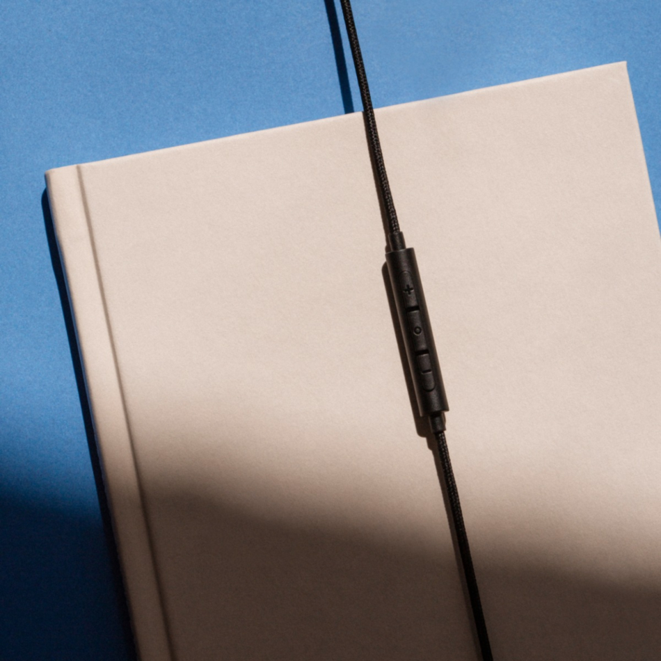 Auriculares cableados SUDIO V3 USB-C Negro con microfono