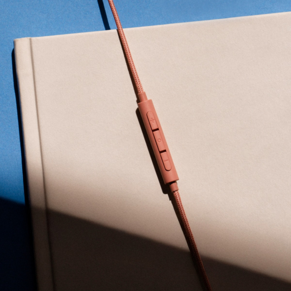 Auriculares cableados SUDIO V3 USB-C Rosa con microfono