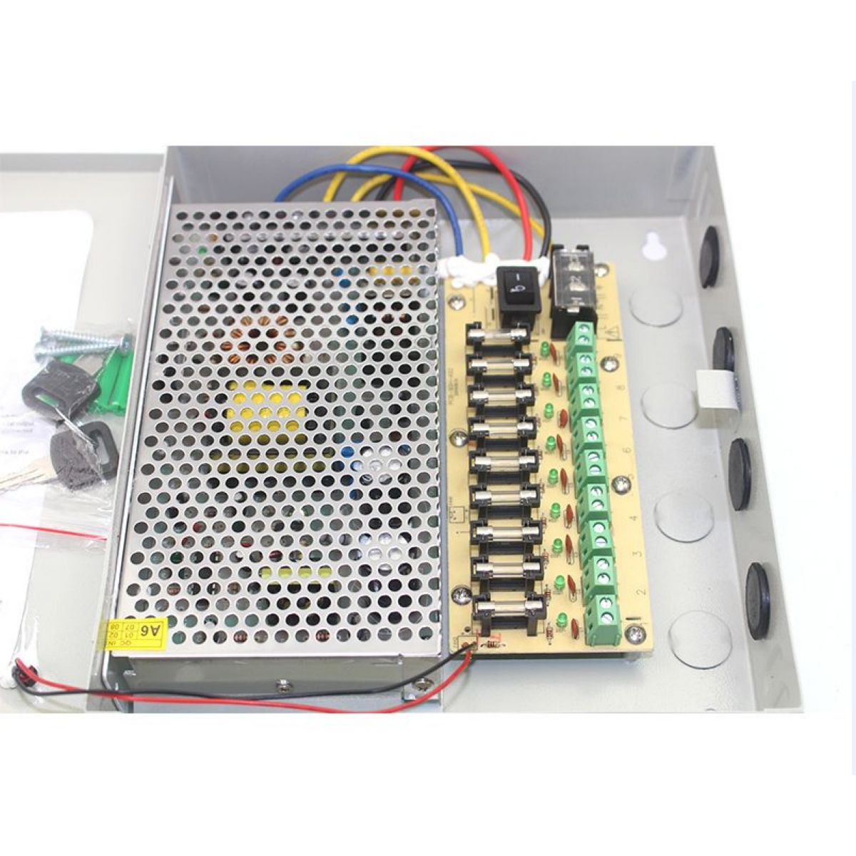 Fuente De Poder Oem 12vdc 10a 9 Ch Para 8 Camaras