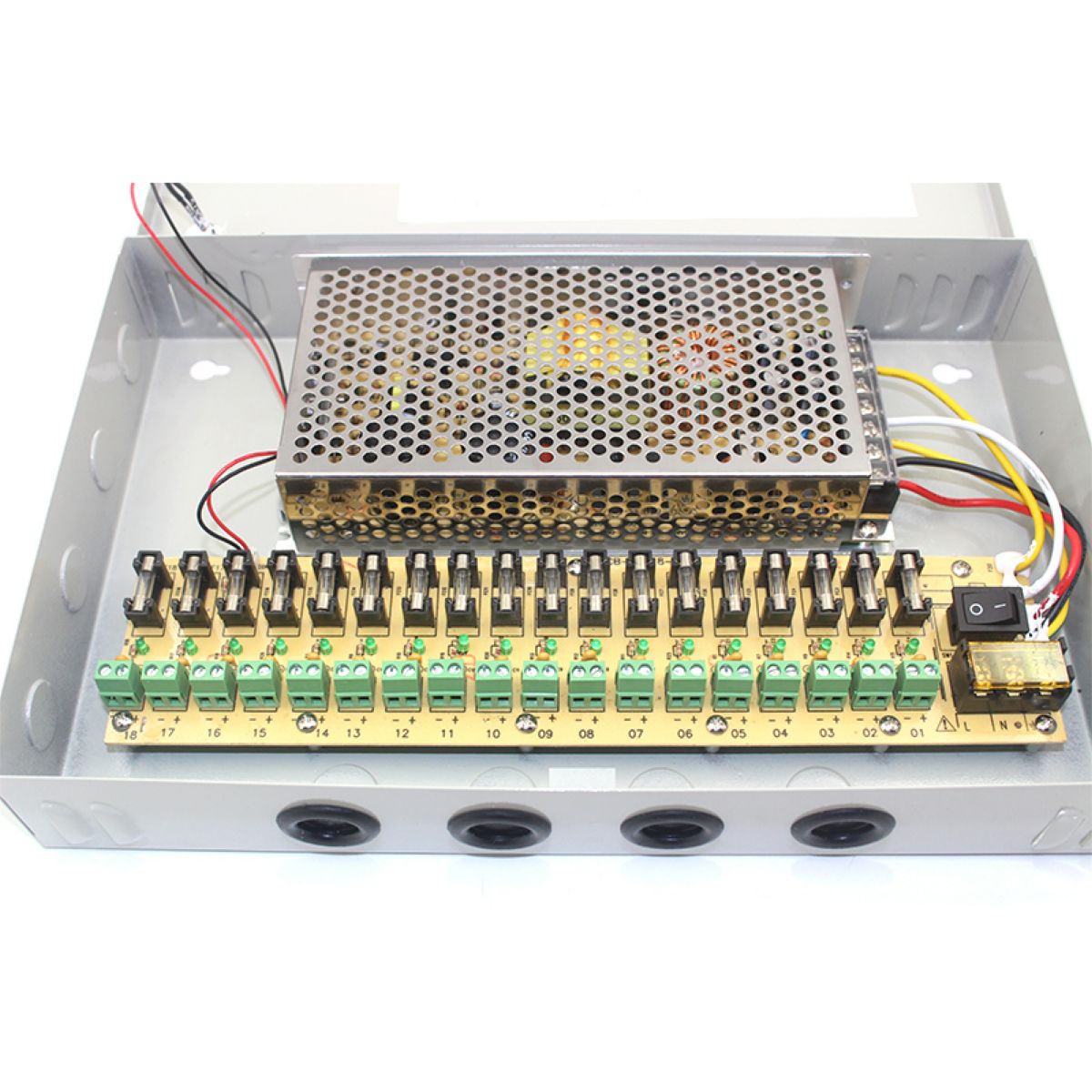 Fuente De Poder Oem 12vdc 20a 18 Ch Para 16 Cam
