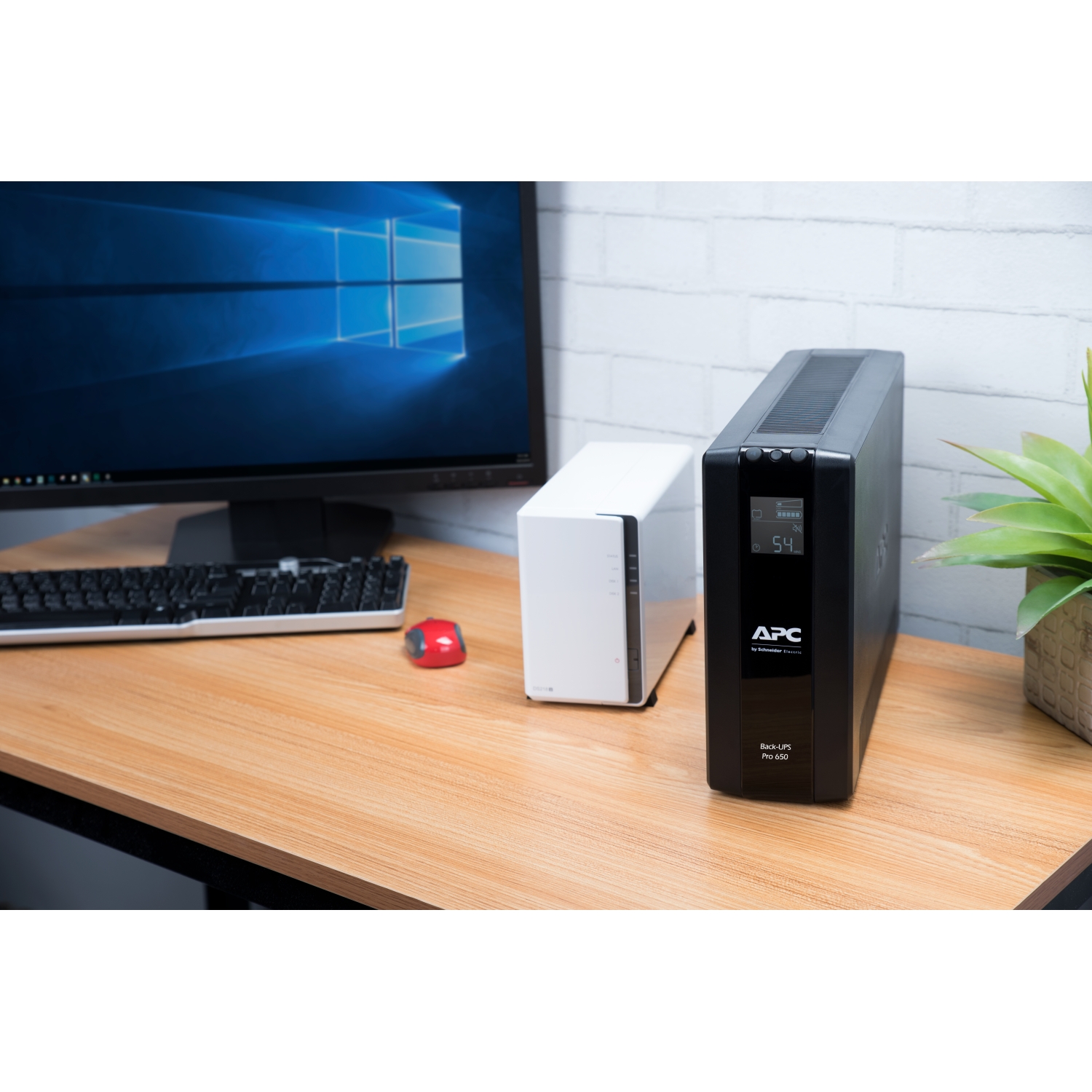 UPS APC SAI Back Pro BR 650VA 230V6 tomas AVR interfaz LCD