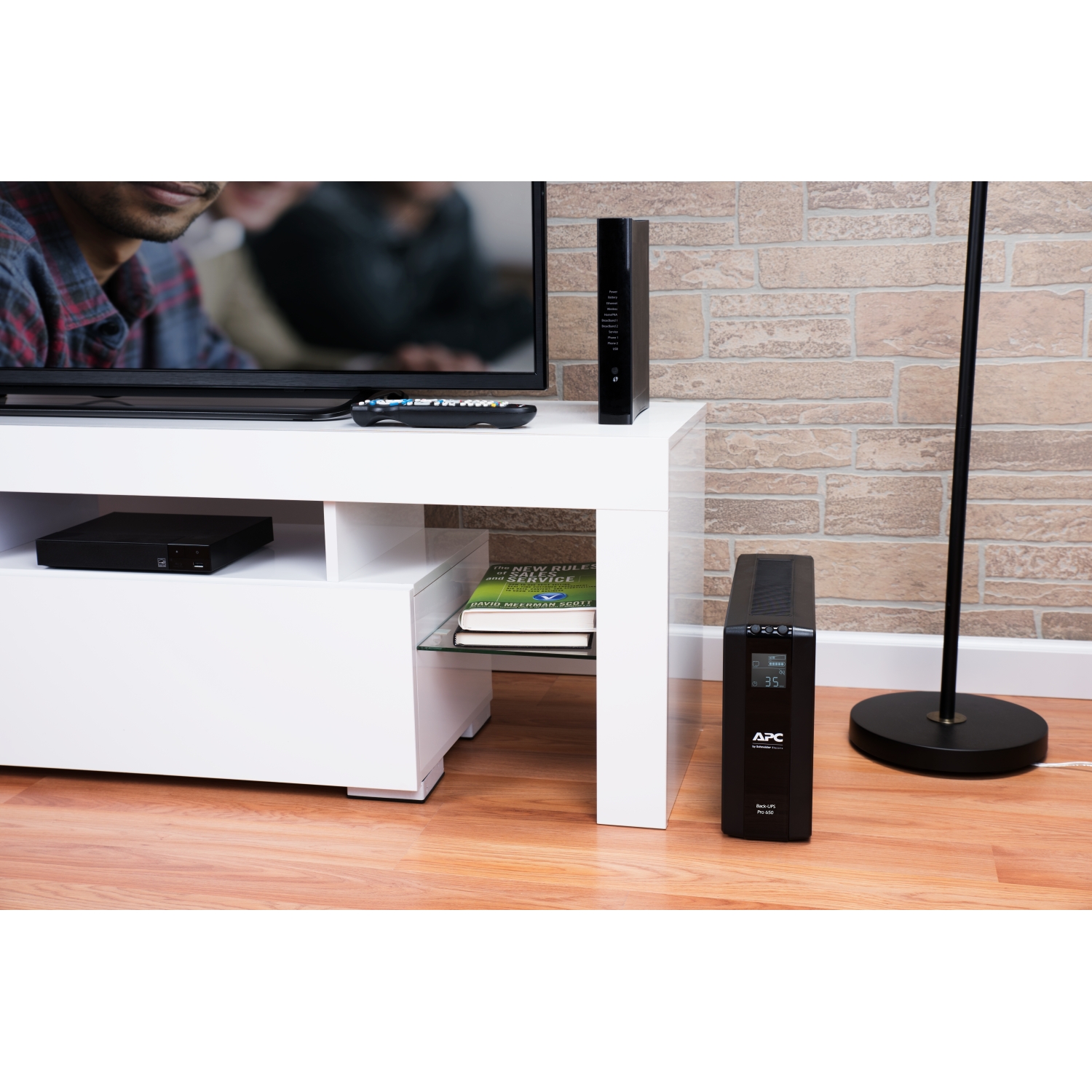 UPS APC SAI Back Pro BR 650VA 230V6 tomas AVR interfaz LCD